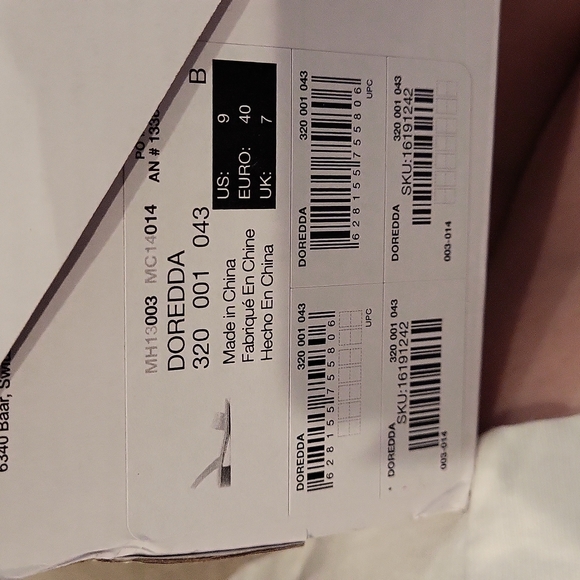 Shoes - Picture 8 of 8